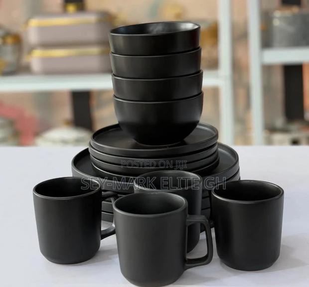 16pcs Exquisite Dinner Set · Photo 1