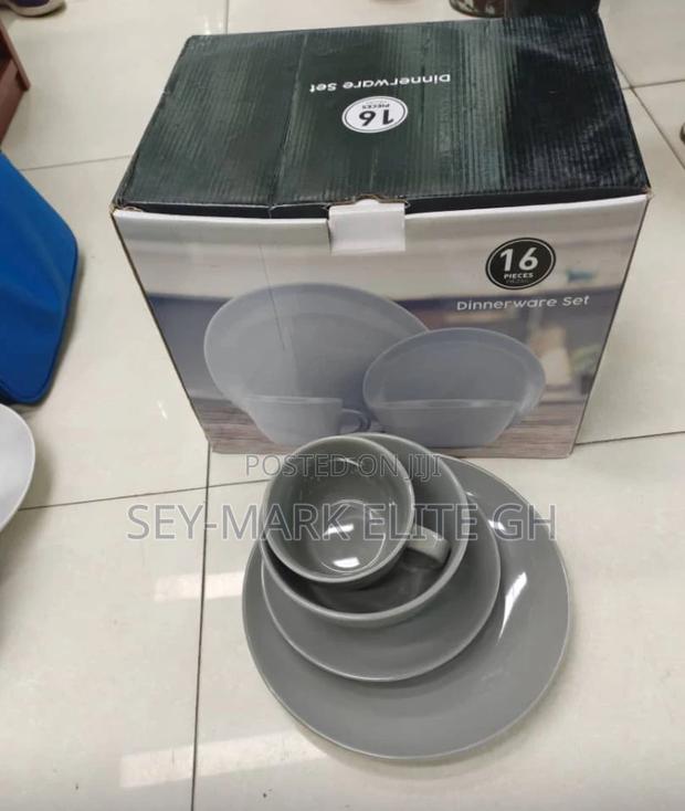 16pcs Dinnerware Set · Photo 2