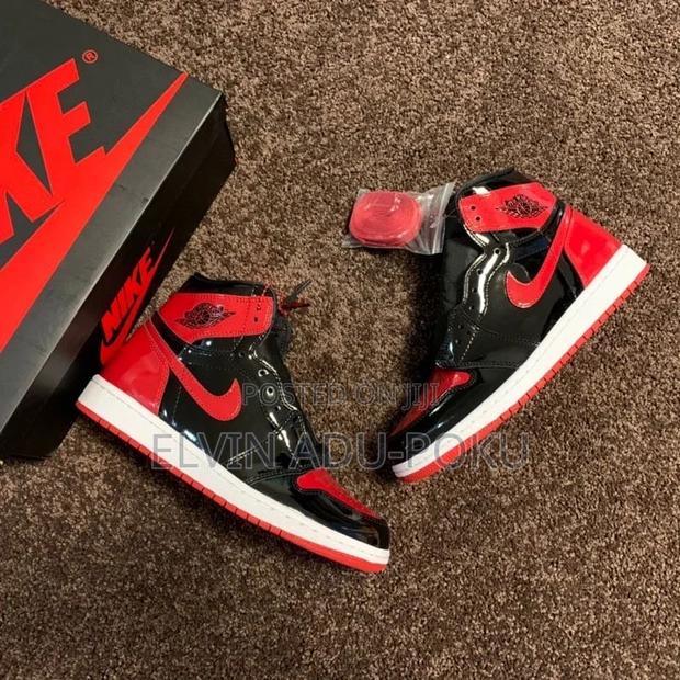 Air Jordan 1 Retro High Og Patent 'bred' · Photo 1