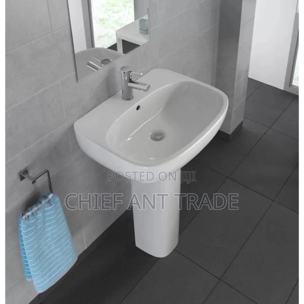 White Pedestal Basin 4002 · Photo 2