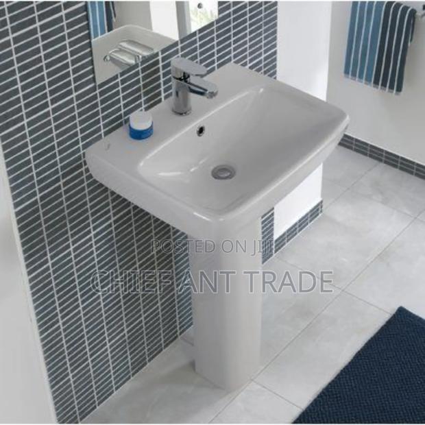 White Pedestal Basin 4002 · Photo 3