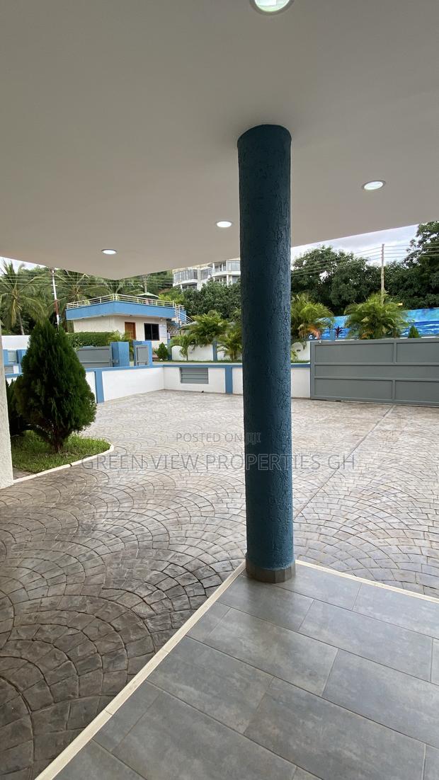 Furnished 4bdrm Duplex in West Hills Mall Area for rent · Photo 8