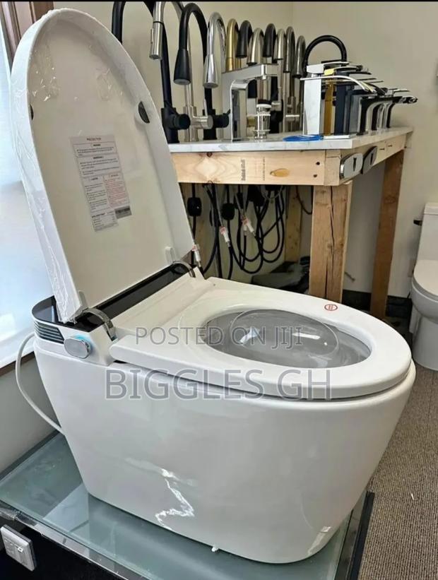 Smart Wc - Automatic/ Sensor Wc With Remote Control · Photo 1