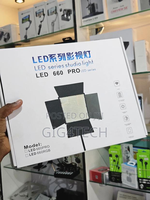 Bi Color Led 660 Pro Studio Light · Photo 1