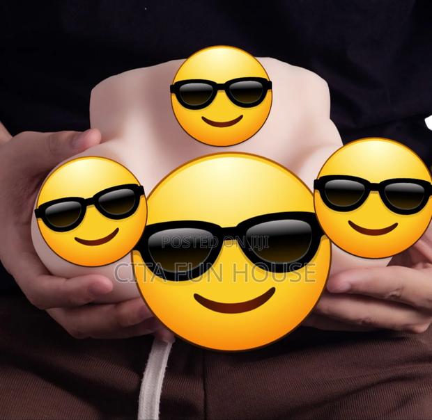 Realistic 2 in 1 Male Masturbator · Photo 1