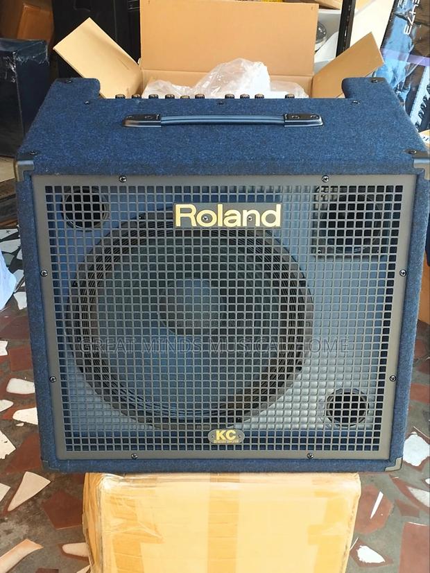 Roland Kc 550 Professional Keyboard Combo · Photo 1