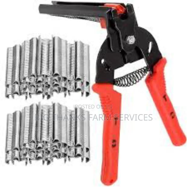 Wire Mesh Stapler Tool · Photo 1