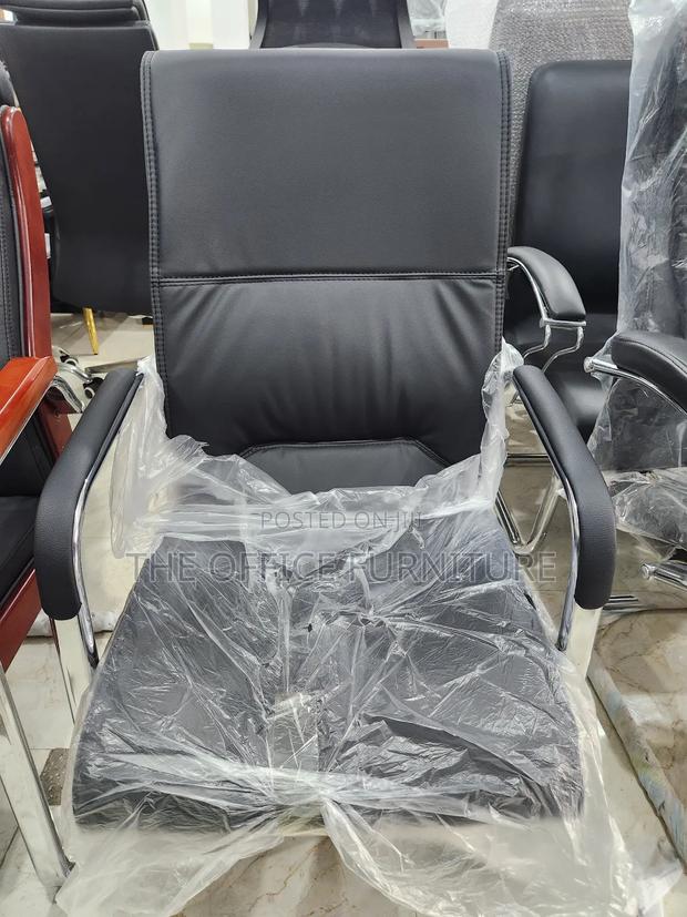 Black Executive Office Chair · Photo 1