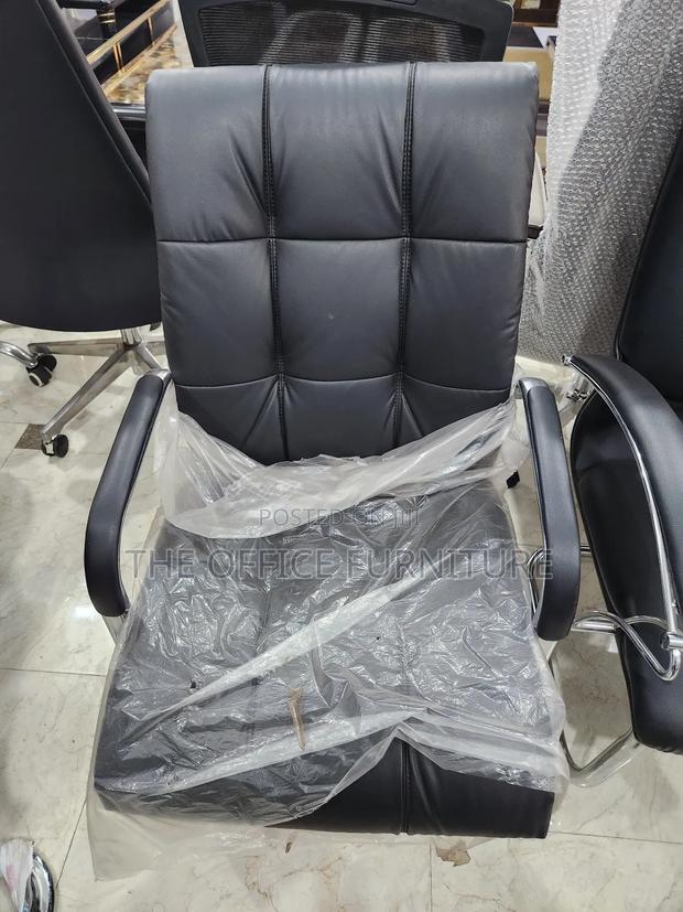 Executive Visitors Chair · Photo 1