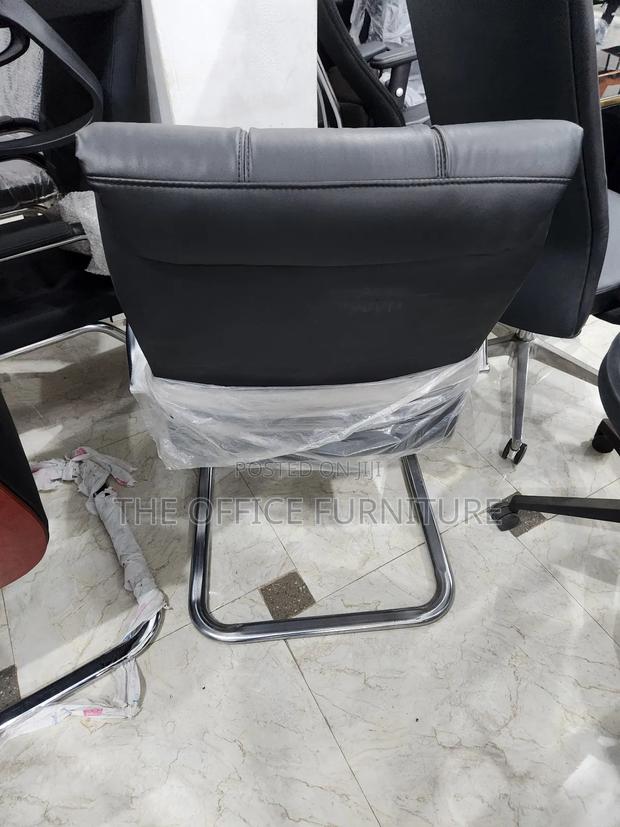 Executive Visitors Chair · Photo 2