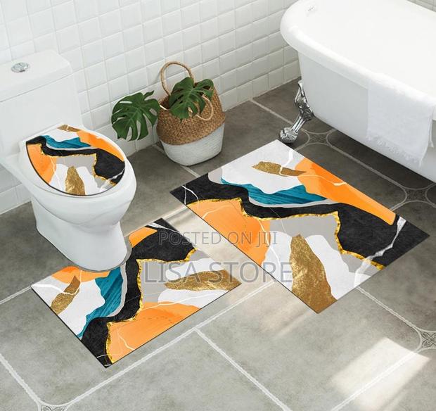 3 Pieces Luxurious Toilet Mat Set · Photo 1