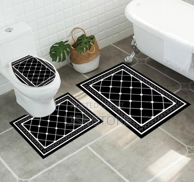 3 Pieces Luxurious Toilet Mat Set · Photo 4