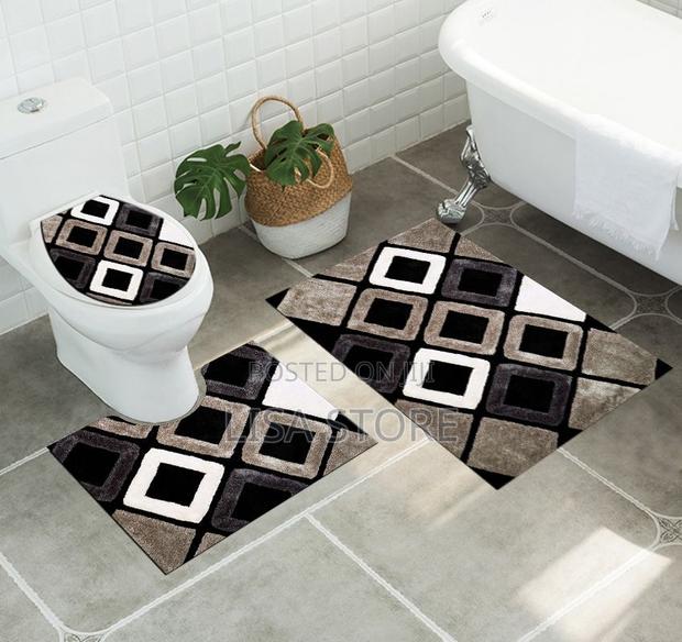 3 Pieces Luxurious Toilet Mat Set · Photo 5