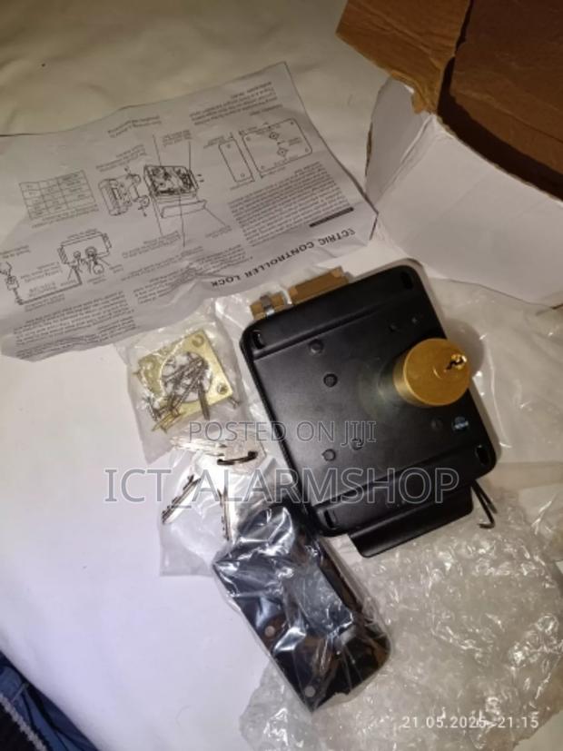 Gate Door Lock and Accessories · Photo 1
