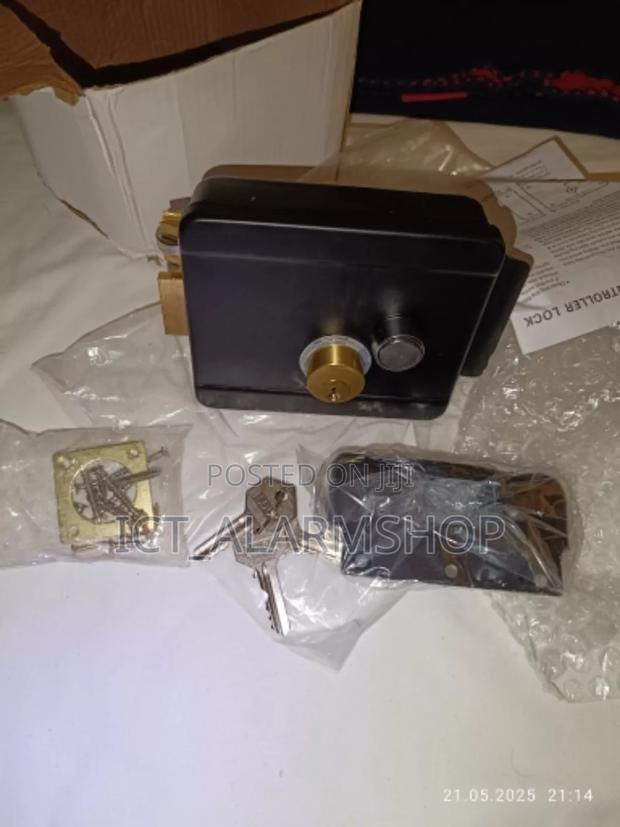 Gate Door Lock and Accessories · Photo 2