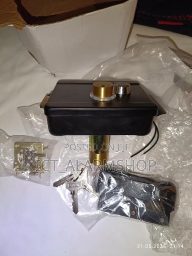 Gate Door Lock and Accessories · Photo 3