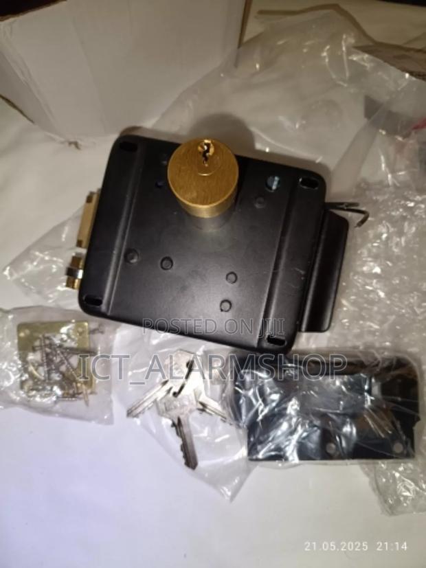 Gate Door Lock and Accessories · Photo 4