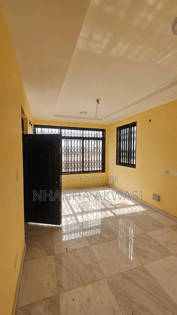 2bdrm Apartment in Lashibi Drc, Asuogyaman for rent · Photo 3