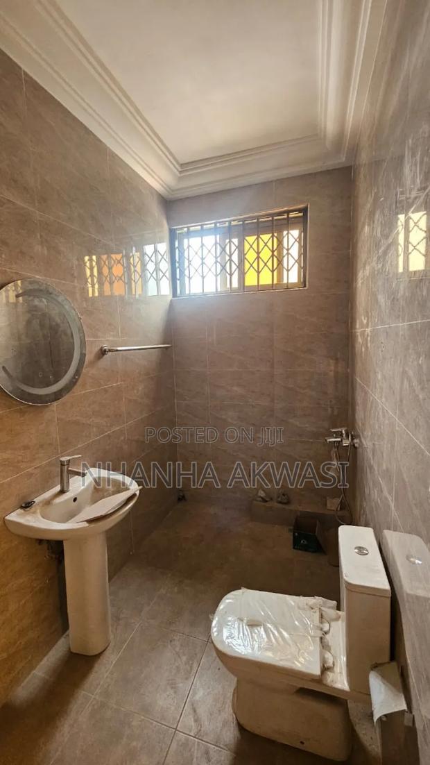 2bdrm Apartment in Lashibi Drc, Asuogyaman for rent · Photo 5
