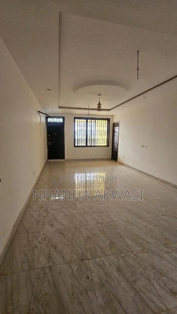 2bdrm Apartment in Lashibi Drc, Asuogyaman for rent · Photo 7