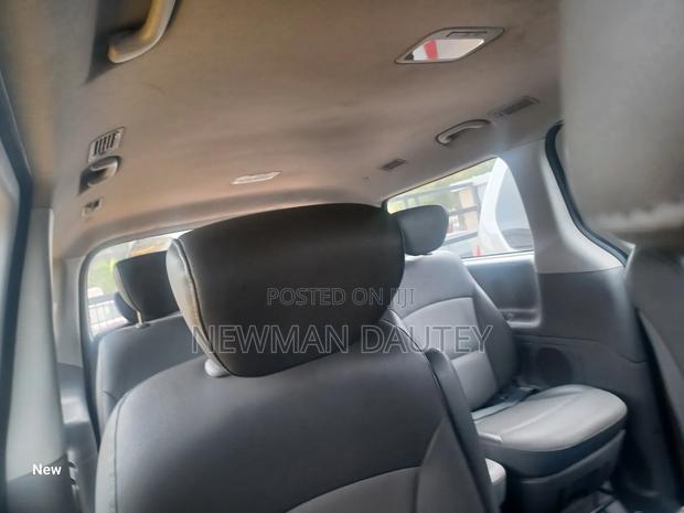 Hyundai Starex 2013 Yellow · Photo 6