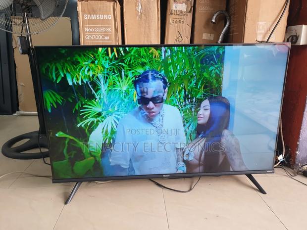 43"Hisense Uhd HDR Edgeless Smart Satellite Tv · Photo 3