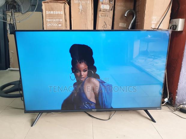 43"Hisense Uhd HDR Edgeless Smart Satellite Tv · Photo 8