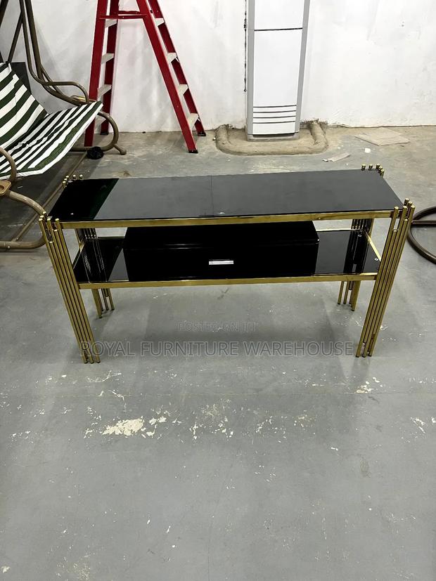 Royal Console With Drawer · Photo 1