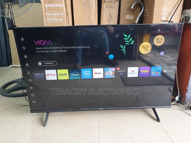 Qled Hisense 43"Smart Uhd HDR Edgeless Tv · Photo 2