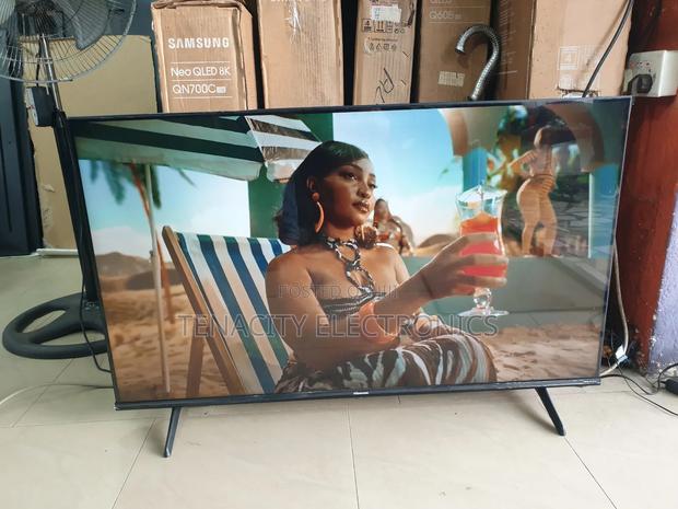 Qled Hisense 43"Smart Uhd HDR Edgeless Tv · Photo 4