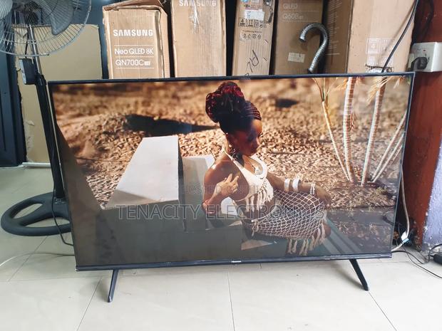 Qled Hisense 43"Smart Uhd HDR Edgeless Tv · Photo 5