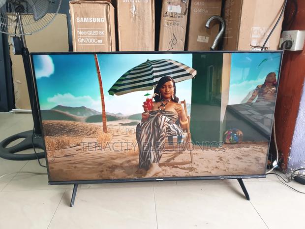 Qled Hisense 43"Smart Uhd HDR Edgeless Tv · Photo 6