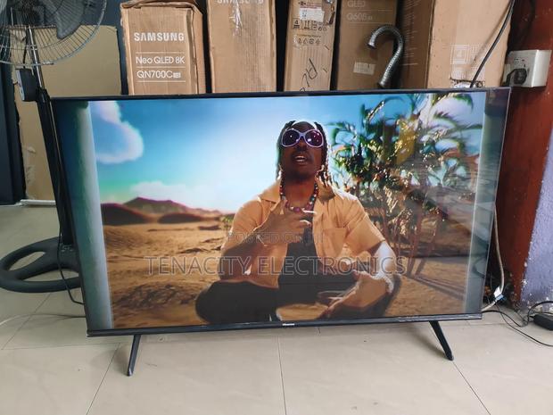 Qled Hisense 43"Smart Uhd HDR Edgeless Tv · Photo 7