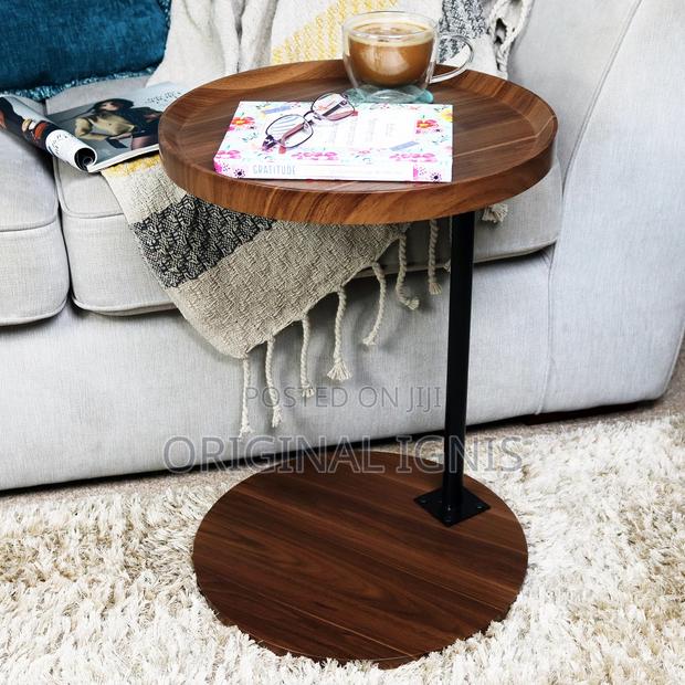 Side Table · Photo 1