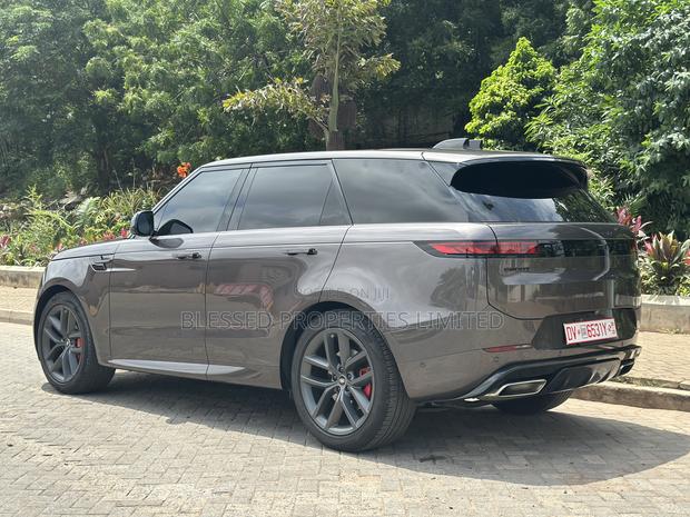 Land Rover Range Rover Sport SV Edition One Flux Silver 2024 Gray · Photo 3