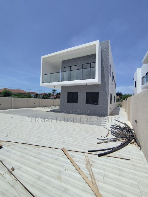 Prime Location Title Land for Sale · Photo 1