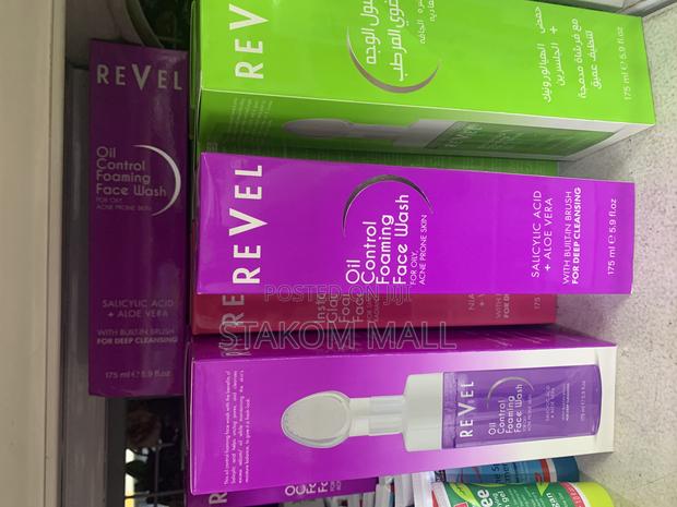 Reveal Skin Care Face Wash · Photo 2