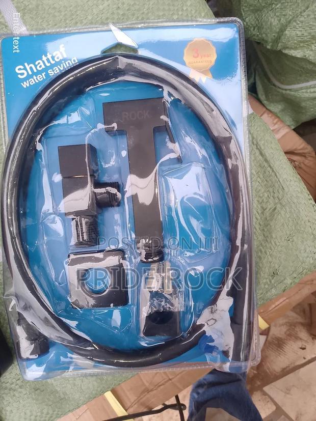Shattaf Black With Single Angle Valve · Photo 1