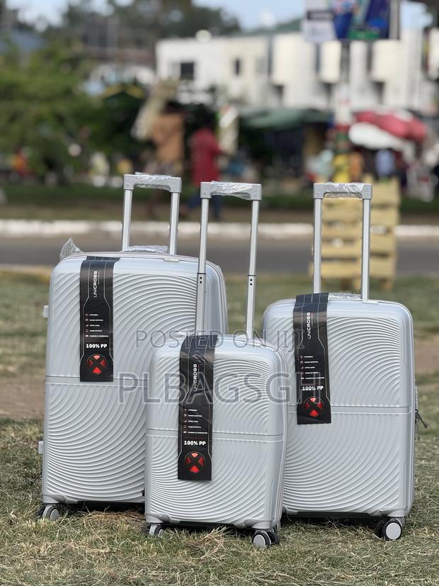 Three Set Pieces Luggage Unbreakable · Photo 3