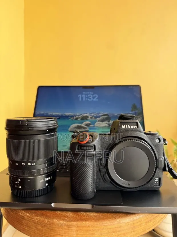 Nikon Z6ii + Nikkor Z 24-70 F4 S + 2 Batteries + SD 128 Gig Card · Photo 1