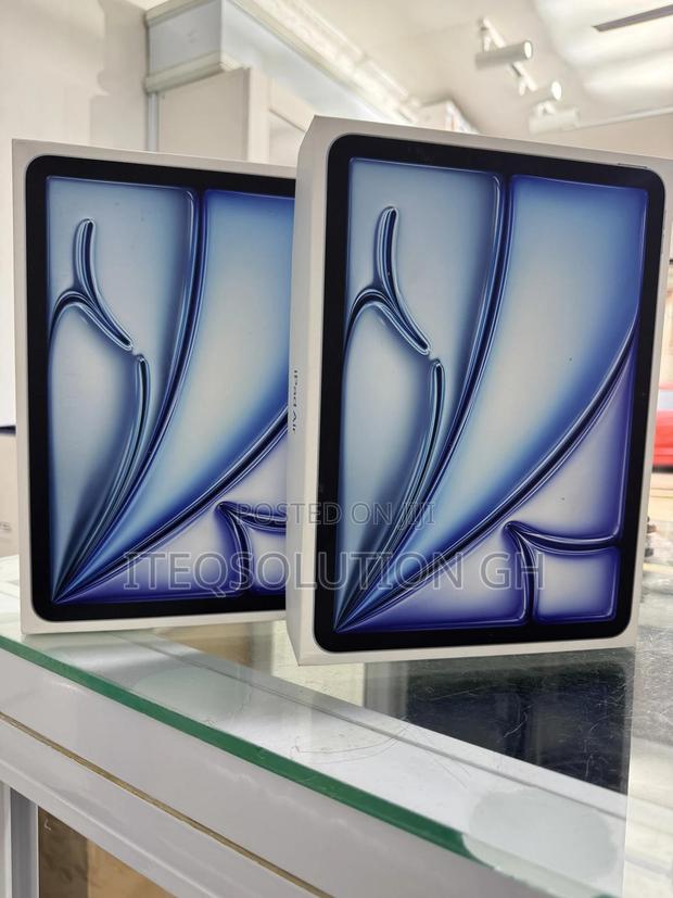 New Apple iPad Air 128 GB Blue · Photo 1