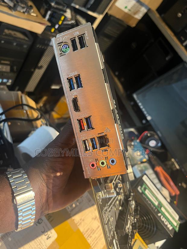 Gigabyte Z490-ud Mobo + I5-11500 Cpu · Photo 4