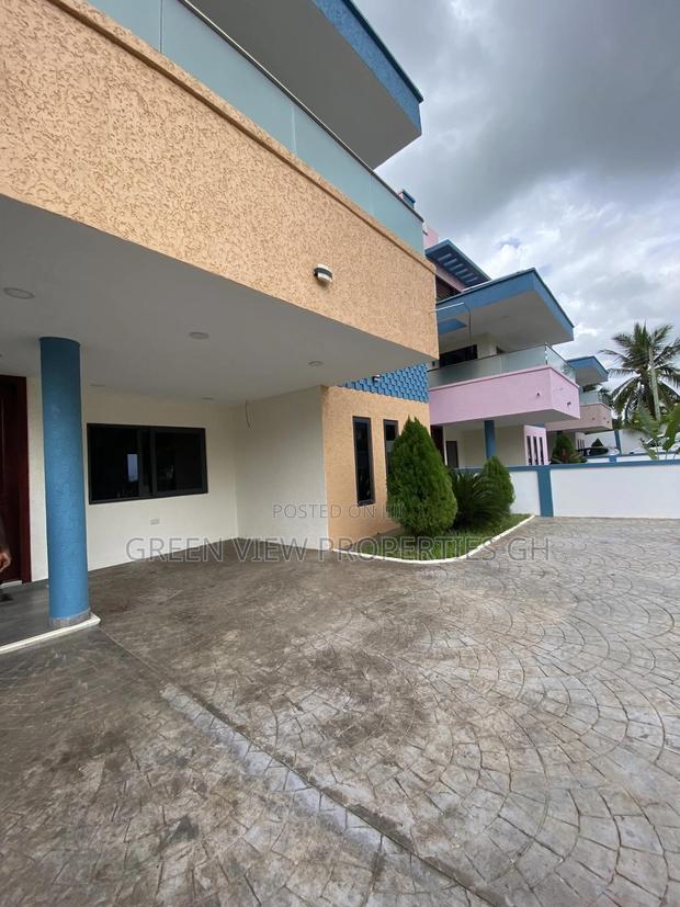 Furnished 4bdrm Duplex in West Hills Mall Area for rent · Photo 7