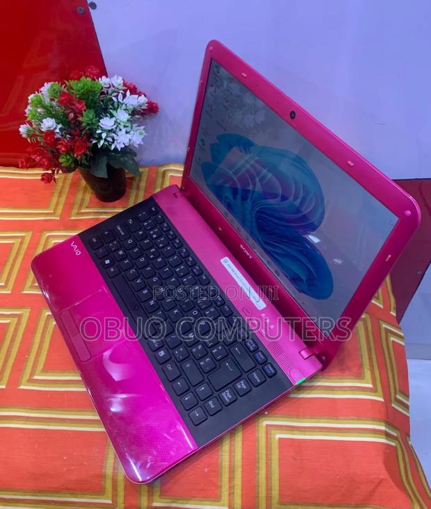 Laptop Sony VAIO PCG-7D1M 8GB Intel Core I3 HDD 500GB · Photo 1