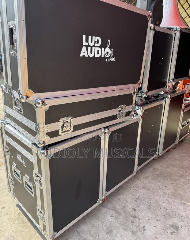 Lud -Mixer Rack /24- Channel Rack Mixer. · Photo 3