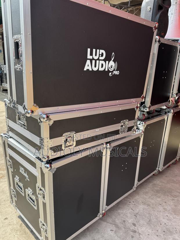 Lud -Mixer Rack /24- Channel Rack Mixer. · Photo 2