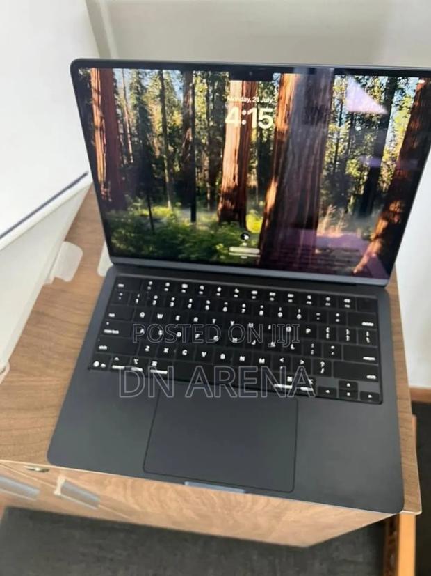 New Laptop Apple MacBook Air 16GB Apple M4 SSD 256GB · Photo 4