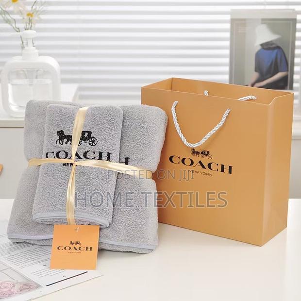 Soft and Smooth 2 Pieces Towels · Photo 1