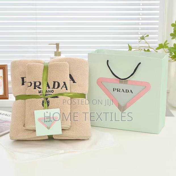 2 Pieces Beige Prada Towels · Photo 1