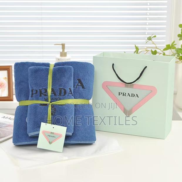 2 Pieces Blue Prada Towels · Photo 1